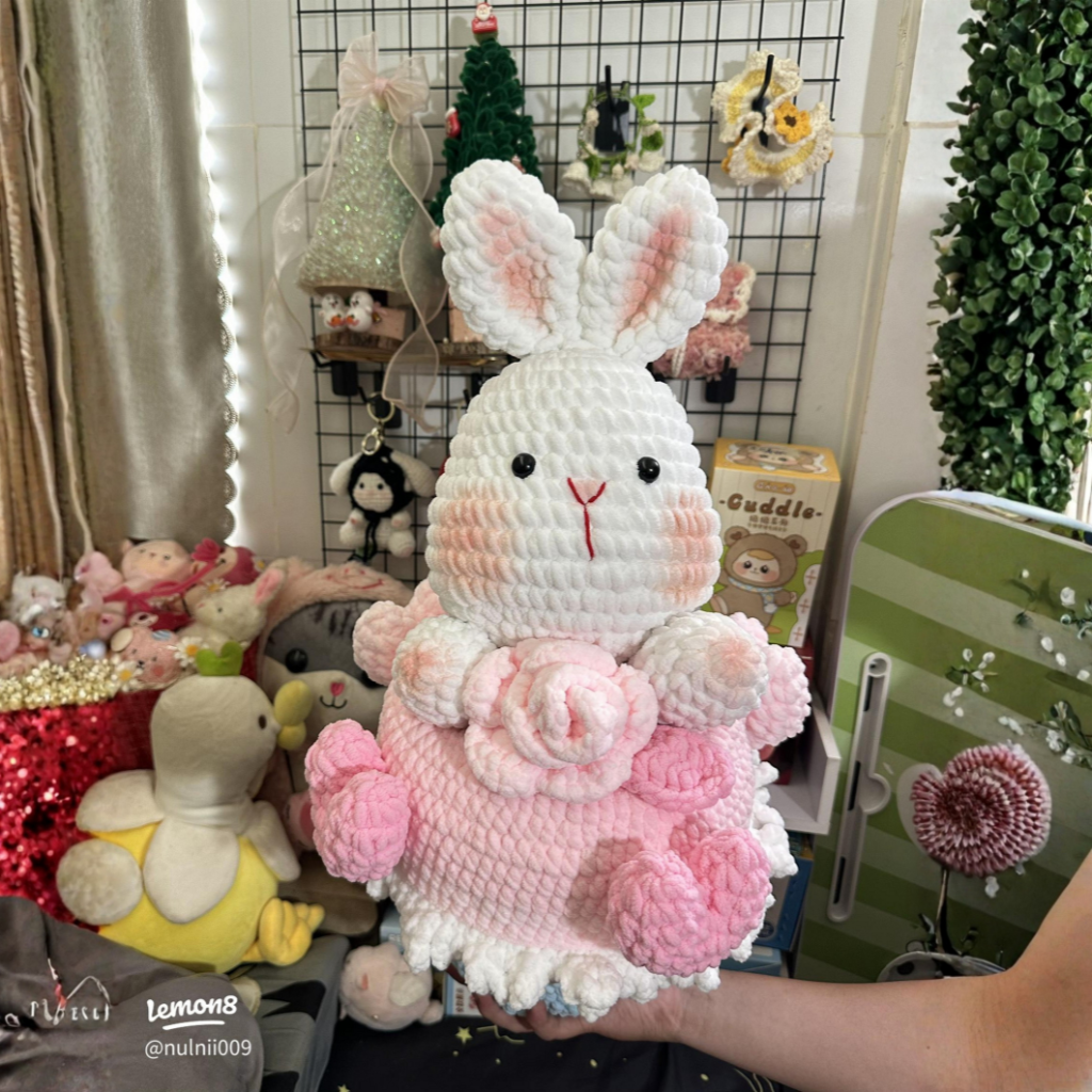 Bó hoa sáng tạo làm từ gấu bông thỏ mini làm quà tặng